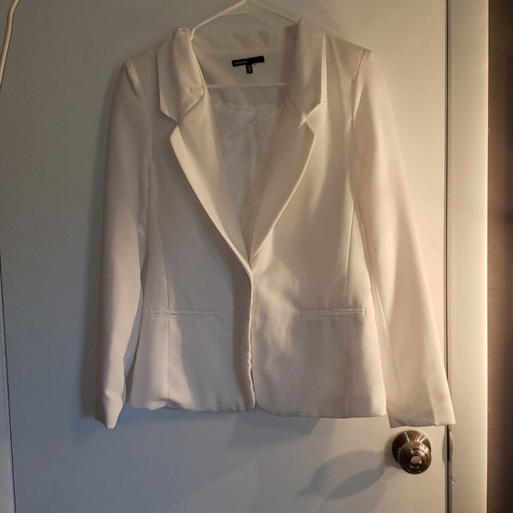 Blazer - Picture 3 of 3